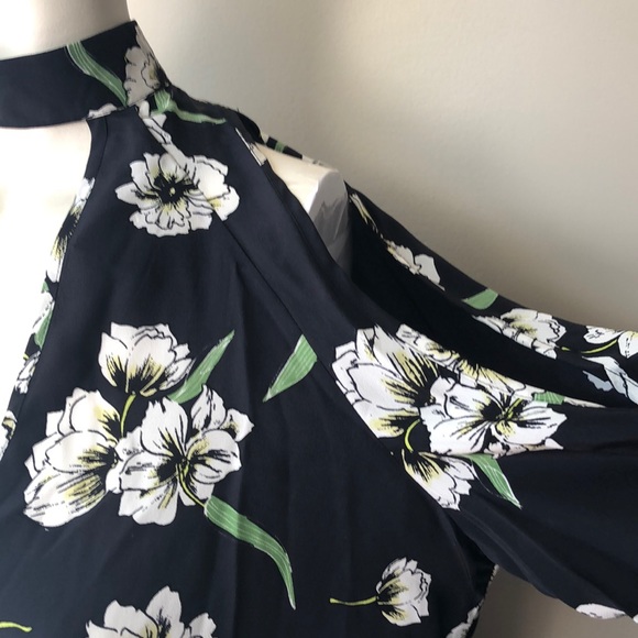 Yumi Kim Floral Print Cold Shoulder Silk Top Size XS - Picture 4 of 8